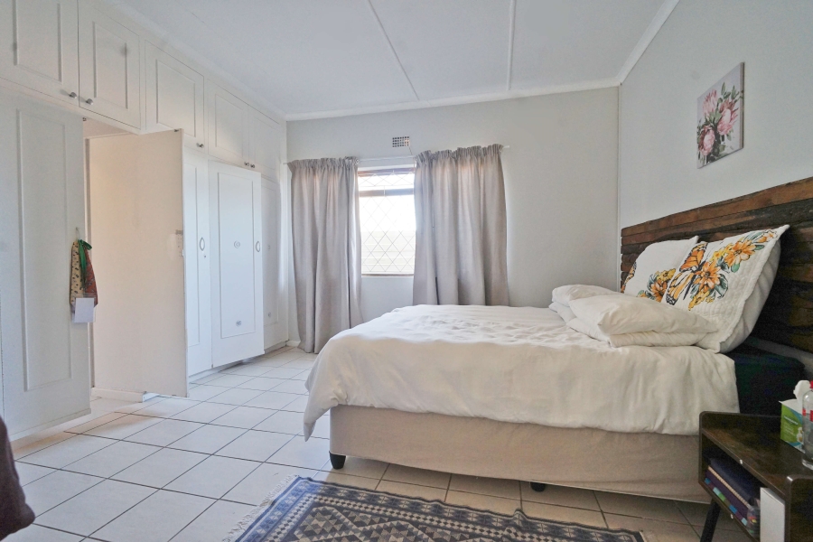 8 Bedroom Property for Sale in Gonubie Eastern Cape